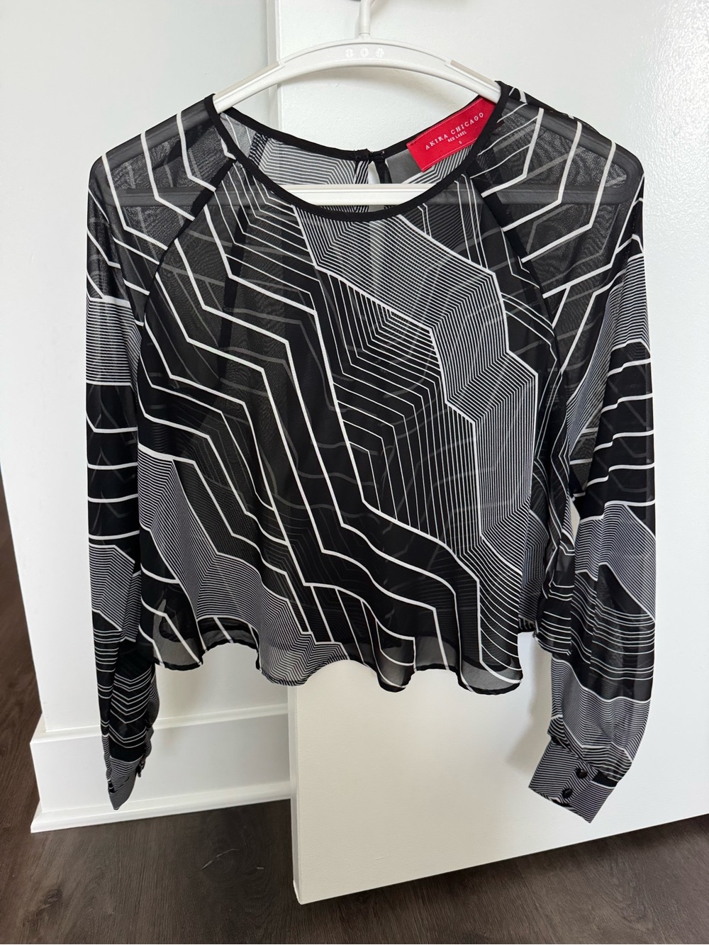 Akira Black & White Abstract Line Print Long Sleeve Top
